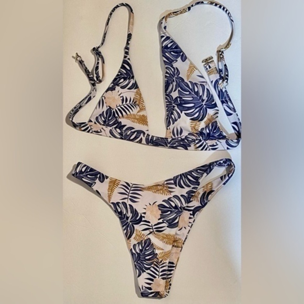 SHEIN BIKINI FLORAL BATHING SUIT SIZE MEDIUM